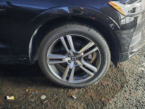 Certified 2021 Volvo XC60 T5 Momentum w/ Advanced Package image 9