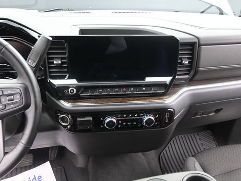 Used 2023 GMC Sierra 1500 SLE AWD/4WD image 24