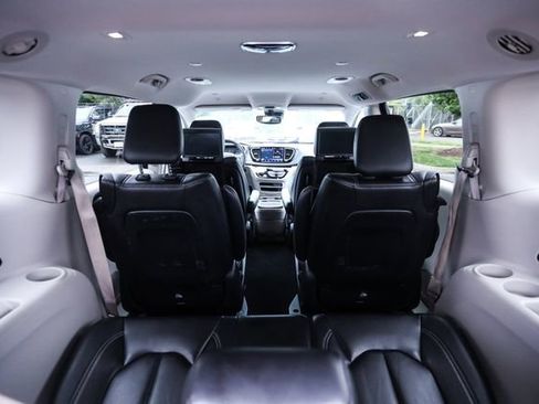 Used 2022 Chrysler Pacifica Touring-L w/ Uconnect Theater Family Group FWD image 66