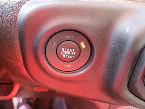 Used 2023 Jeep Gladiator Mojave w/ Cold Weather Group image 19