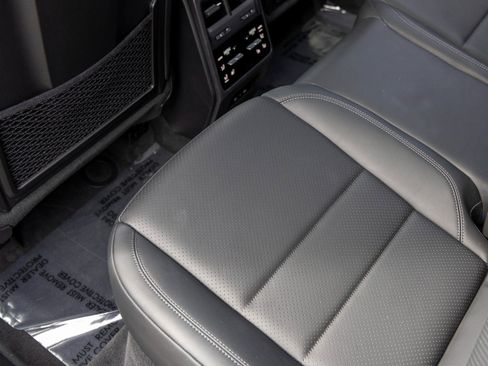 Certified 2025 Porsche Macan Electric RWD image 39