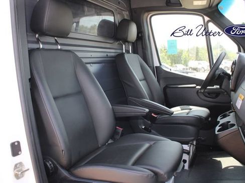 Used 2024 Mercedes-Benz Sprinter 4500 image 11
