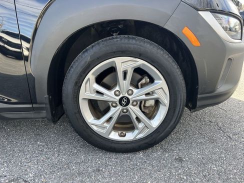 Used 2023 Hyundai Kona SEL w/ Winter Weather Package image 12