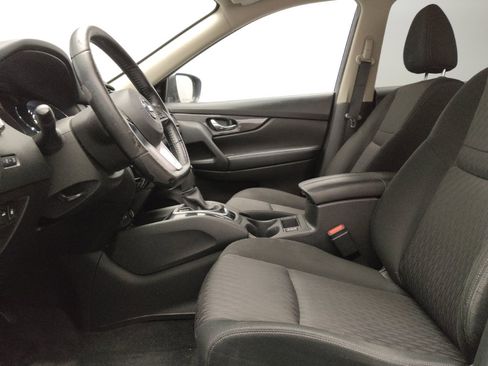 Used 2020 Nissan Rogue SV FWD image 17