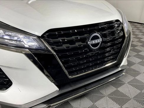 Used 2023 Nissan Kicks SR w/ SR Premium Package image 38