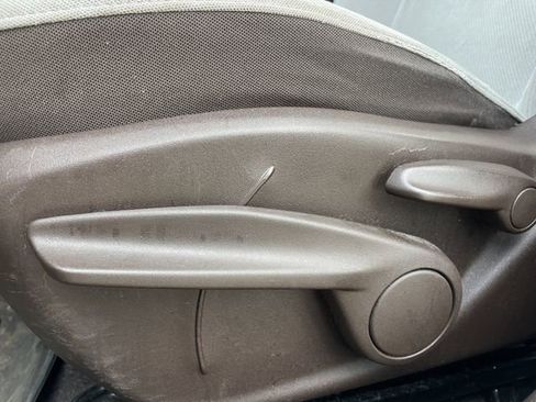 Used 2015 Jeep Renegade Latitude FWD image 24