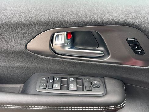 New 2026 Chrysler Pacifica Select image 8