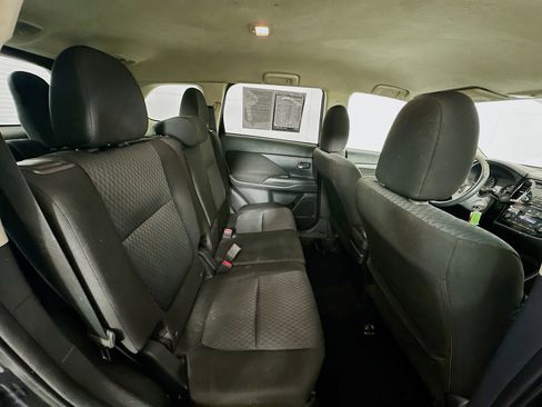 Used 2014 Mitsubishi Outlander ES FWD image 24