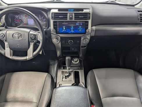 Used 2018 Toyota 4Runner SR5 Premium image 6