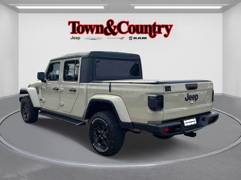 Certified 2022 Jeep Gladiator Willys image 7