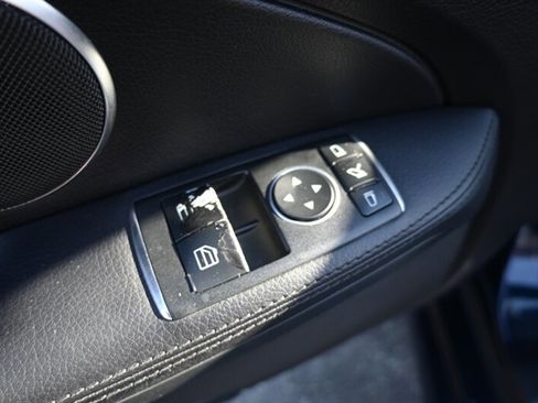 Used 2015 Mercedes-Benz SLK 250 image 26