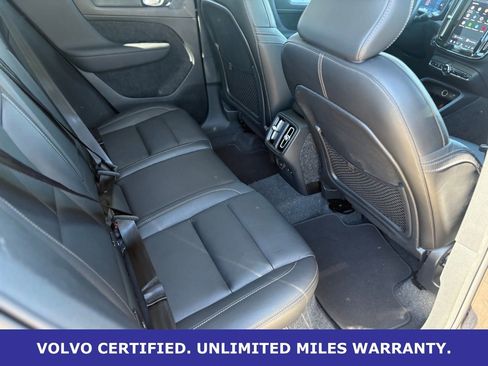 Certified 2025 Volvo XC40 B5 Core image 31