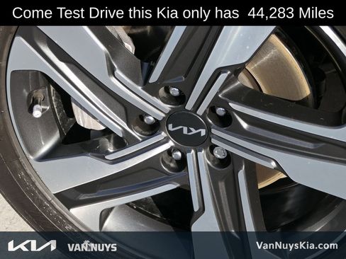 Used 2023 Kia Sorento SX Prestige w/ Panoramic Sunroof Package image 9