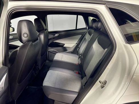 Certified 2024 Volkswagen ID.4 2WD image 21
