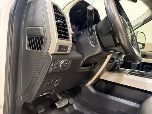 Used 2019 Ford F250 Lariat w/ Lariat Ultimate Package AWD/4WD image 15
