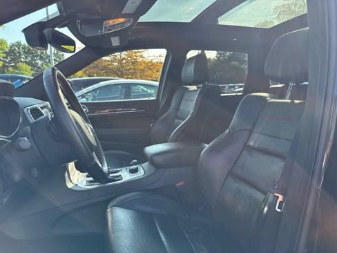 Used 2018 Jeep Grand Cherokee Trailhawk w/ Trailhawk Luxury Group AWD/4WD image 9
