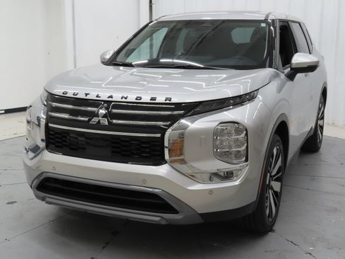 New 2026 Mitsubishi Outlander SE AWD/4WD image 4