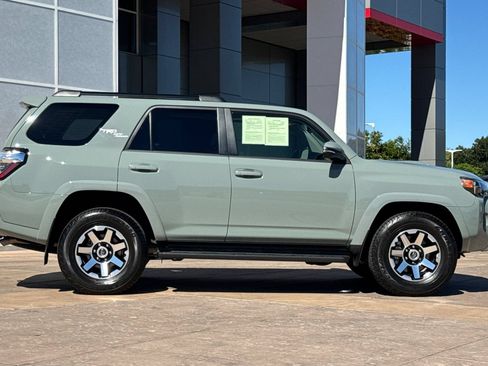 Used 2023 Toyota 4Runner TRD Off-Road Premium w/ Moonroof Package AWD/4WD image 3