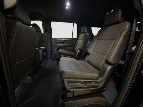 Used 2026 Chevrolet Suburban LT w/ Comfort Package AWD/4WD image 26