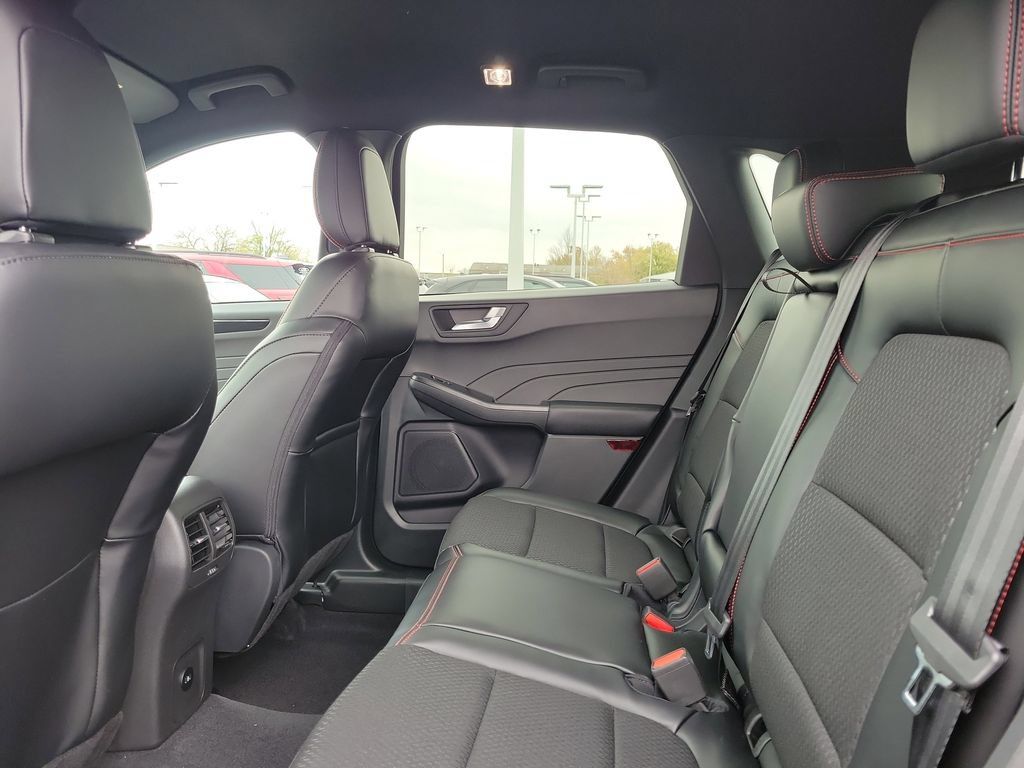New 2026 Ford Escape ST-Line w/ Tech Pack #1 AWD/4WD image 13