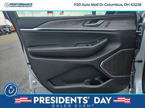 New 2025 Jeep Grand Cherokee Overland w/ Adv Protech Group III image 18