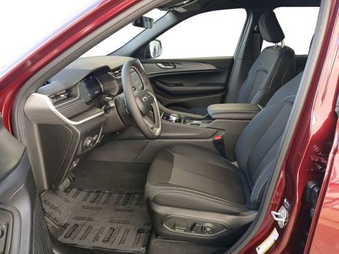 New 2026 Jeep Grand Cherokee Laredo image 19