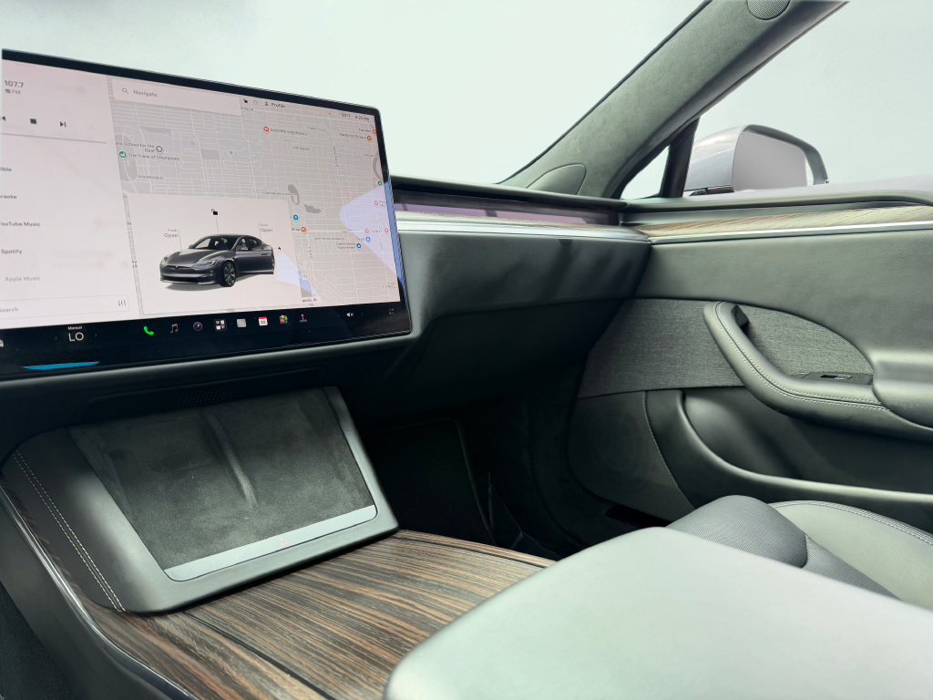 Used 2022 Tesla Model S AWD/4WD image 24