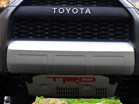 Used 2019 Toyota 4Runner TRD Off-Road Premium AWD/4WD image 6