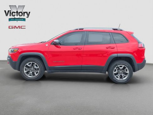 Used 2019 Jeep Cherokee Trailhawk AWD/4WD image 6