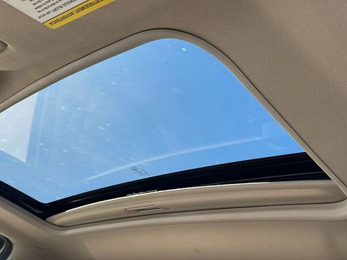 Used 2017 Lincoln Navigator Select image 12