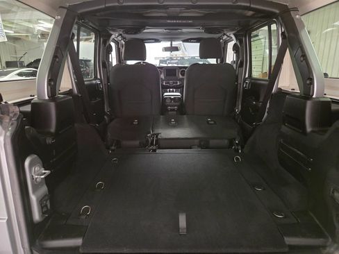 Used 2019 Jeep Wrangler Unlimited Sport S AWD/4WD image 34