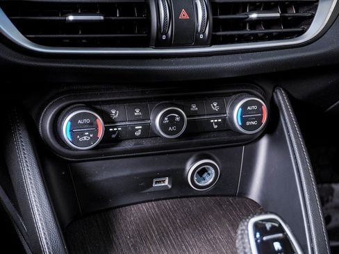 Used 2022 Alfa Romeo Stelvio Ti image 24