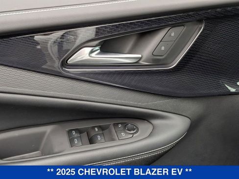 New 2025 Chevrolet Blazer EV LT AWD/4WD image 12