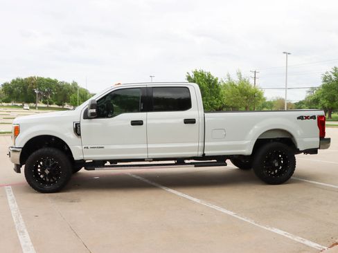 Used 2017 Ford F350 XLT w/ XLT Value Package AWD/4WD image 4