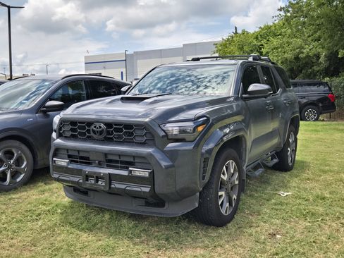 Used 2026 Toyota 4Runner TRD Sport Premium AWD/4WD image 3