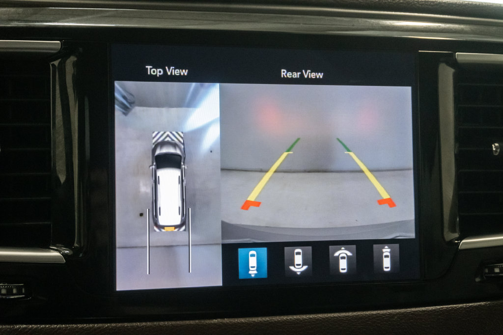 Used 2019 Chrysler Pacifica Touring-L Plus w/ Advanced Safetytec Group FWD image 17