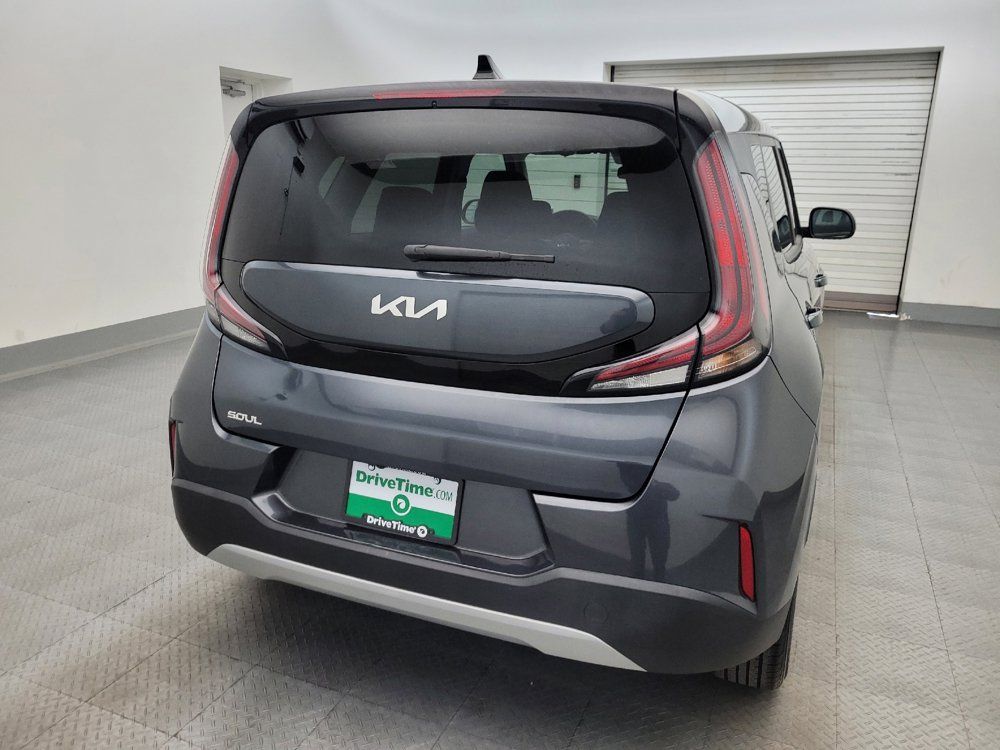 Used 2023 Kia Soul LX w/ Option Group 015 FWD image 7