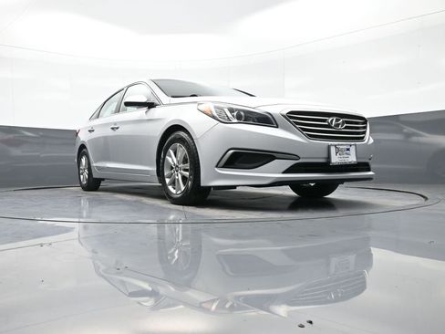 Used 2017 Hyundai Sonata SE image 27