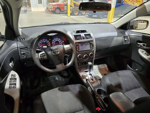 Used 2013 Toyota Corolla S Special Edition image 29