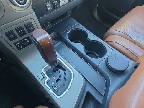 Used 2011 Toyota Sequoia Platinum image 34