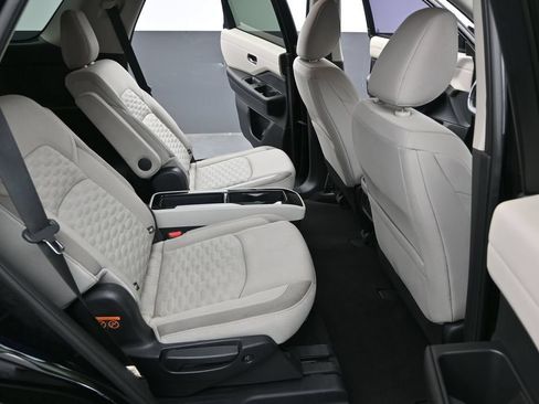 Used 2022 Nissan Pathfinder SV w/ SV Premium Package FWD image 34