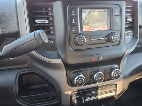 Used 2024 RAM 3500 Tradesman w/ Chrome Appearance Group AWD/4WD image 16