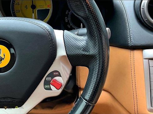 Used 2013 Ferrari California image 18