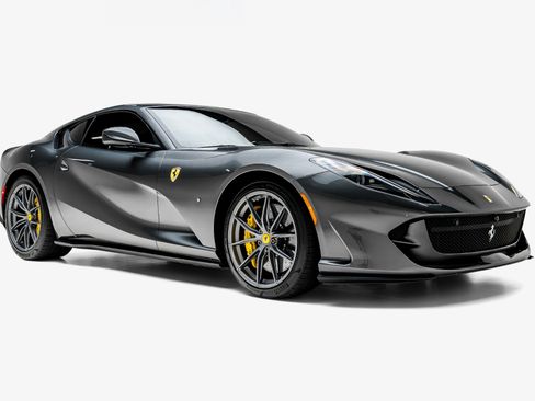 Used 2019 Ferrari 812 Superfast RWD image 7