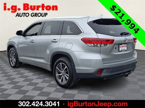 Used 2017 Toyota Highlander XLE image 4