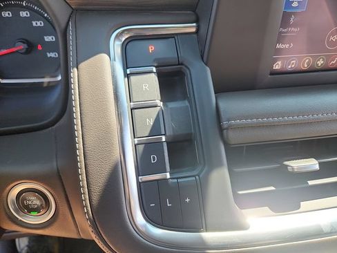 Used 2022 Chevrolet Suburban LS AWD/4WD image 17