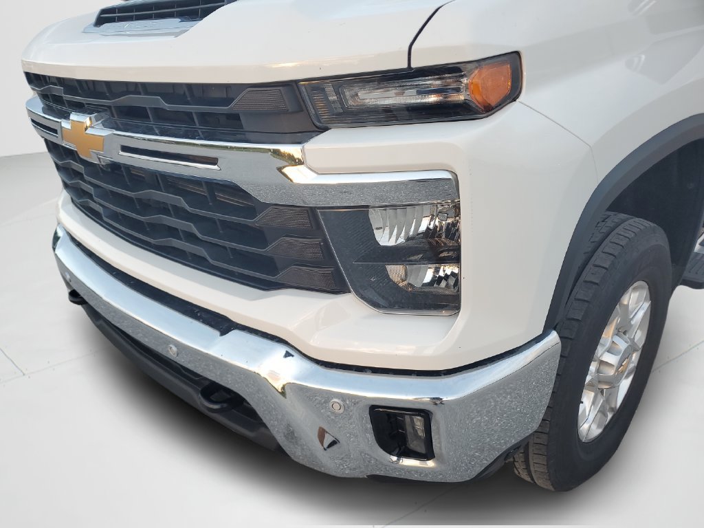 Used 2025 Chevrolet Silverado 3500 LT w/ Safety Package AWD/4WD image 26