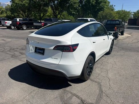 Used 2023 Tesla Model Y Long Range AWD/4WD image 5