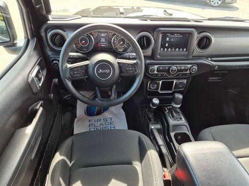 Used 2022 Jeep Wrangler Unlimited Sport AWD/4WD image 25
