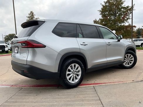 Used 2025 Toyota Grand Highlander XLE image 6